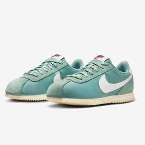 Nike Cortez Cannon / Alabaster NIB Youth 6 Women 7.5